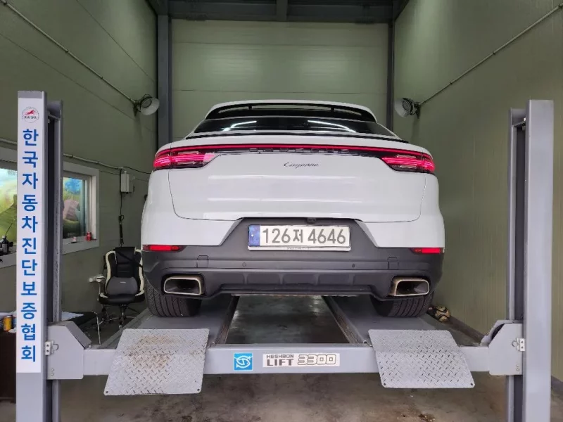 Porsche CAYENNE