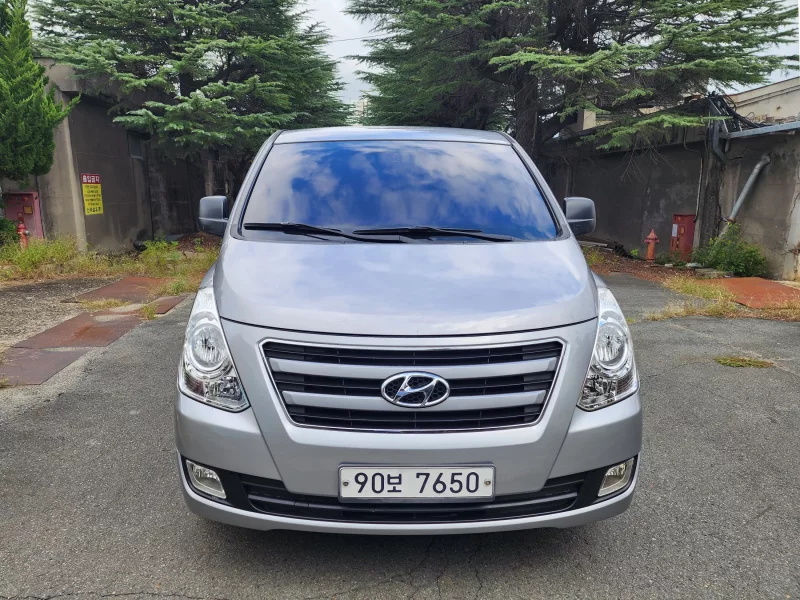 Hyundai Starex