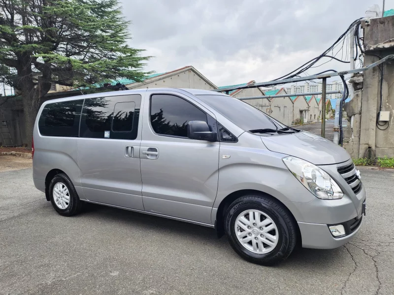 Hyundai Starex