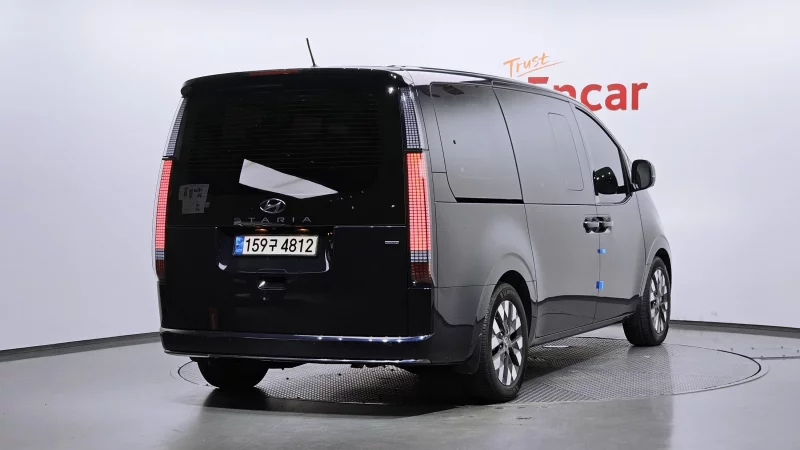 Hyundai Staria