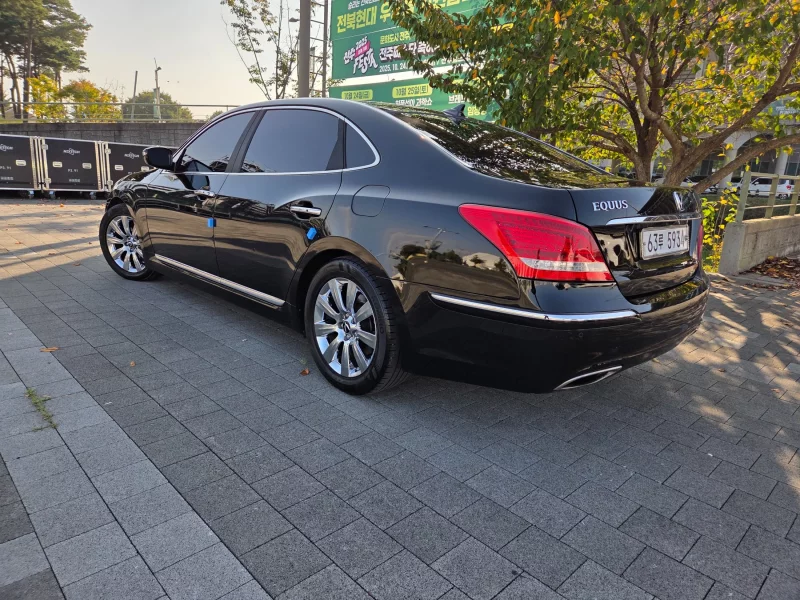 Hyundai Equus