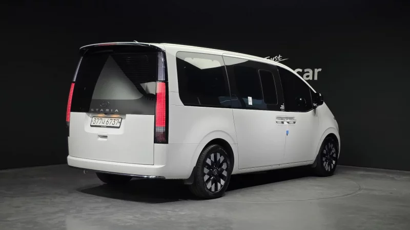 Hyundai Staria