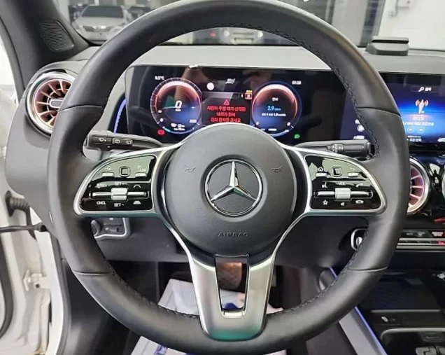 Mercedes-Benz EQB