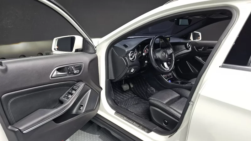 Mercedes-Benz GLA-Class