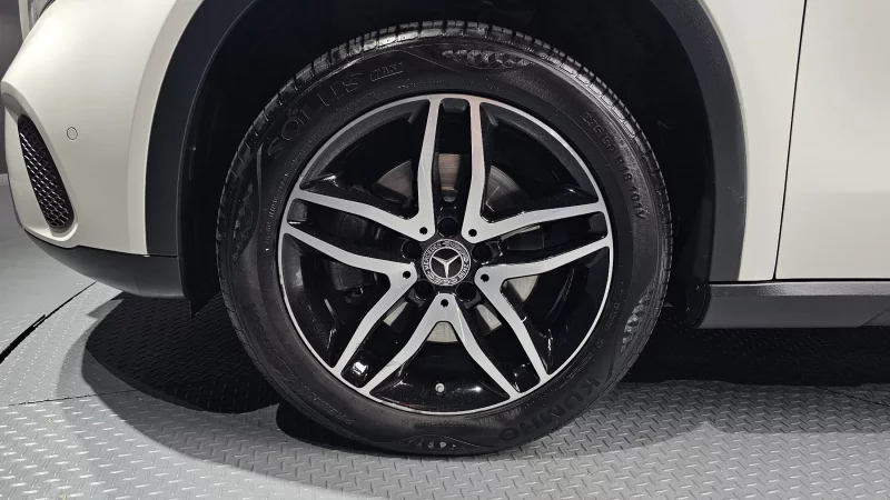 Mercedes-Benz GLA-Class