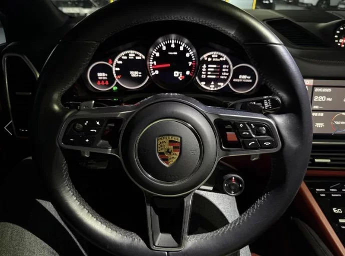 Porsche CAYENNE