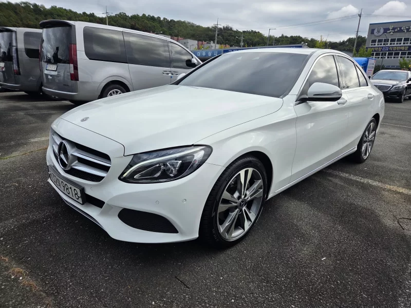 Mercedes-Benz C-Class