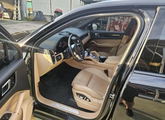 Porsche CAYENNE