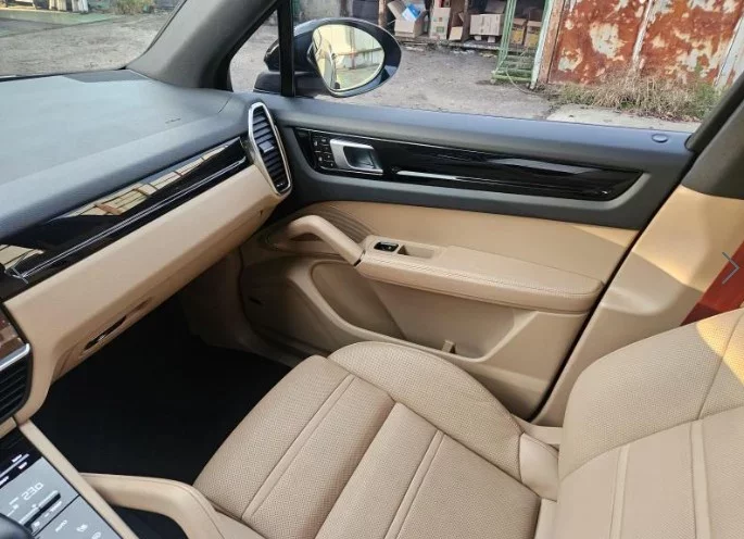 Porsche CAYENNE