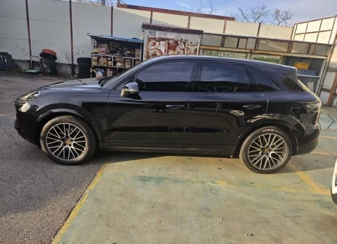 Porsche CAYENNE