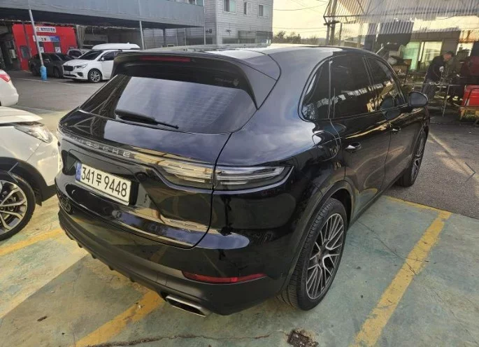 Porsche CAYENNE