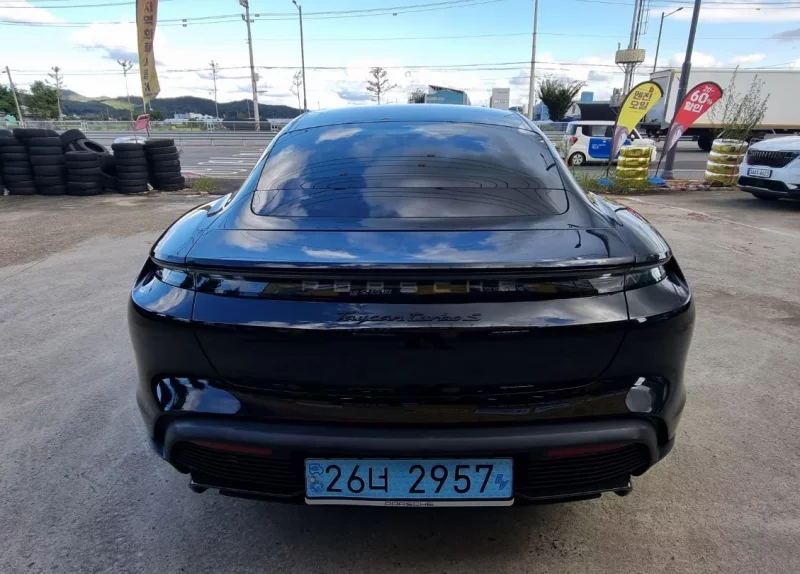 Porsche TAYCAN