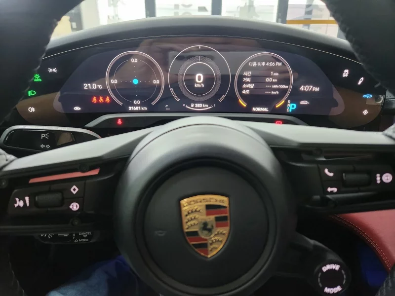 Porsche TAYCAN