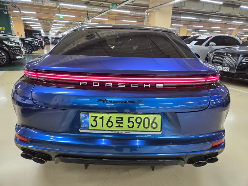 Porsche PANAMERA