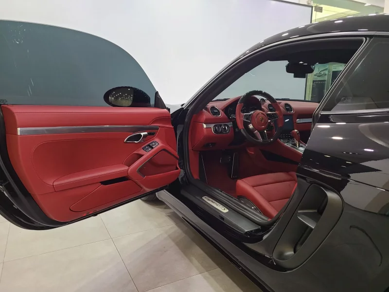 Porsche 718