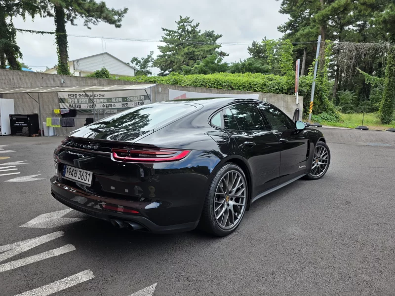 Porsche PANAMERA