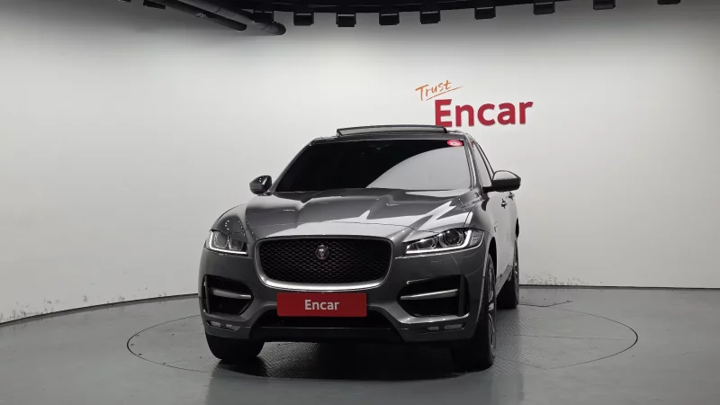 Jaguar F-PACE