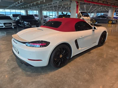 Porsche 718