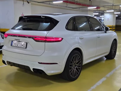 Porsche CAYENNE