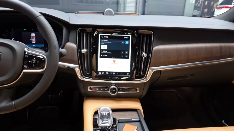 Volvo S90