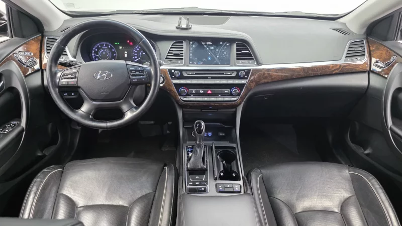 Hyundai Aslan