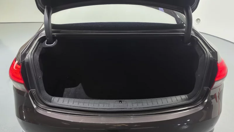 Hyundai Aslan