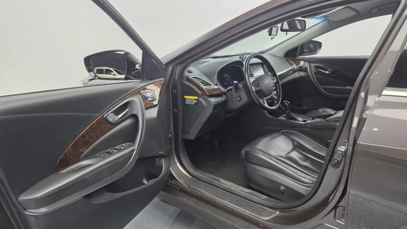 Hyundai Aslan