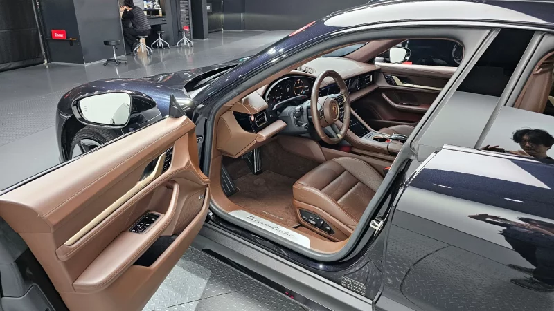 Porsche TAYCAN