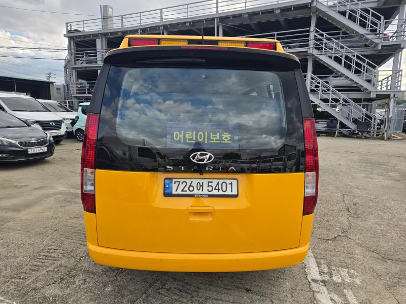 Hyundai Staria