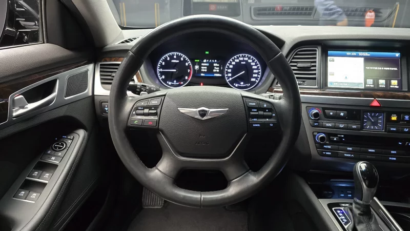 Hyundai Genesis