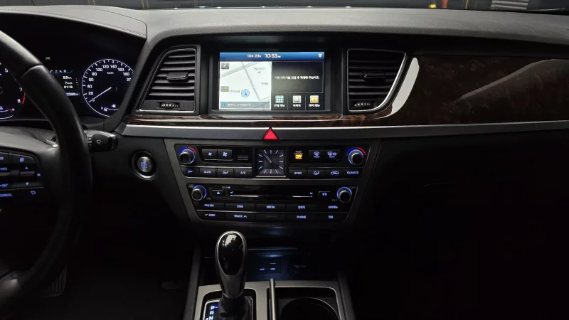Hyundai Genesis
