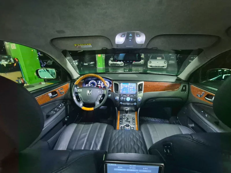 Hyundai Equus