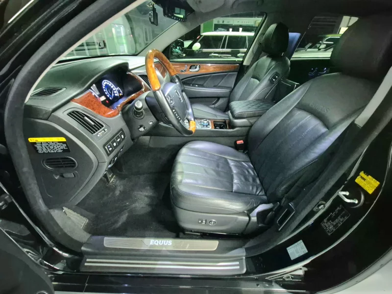 Hyundai Equus