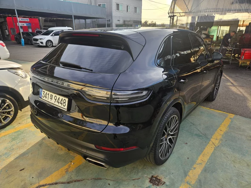 Porsche CAYENNE
