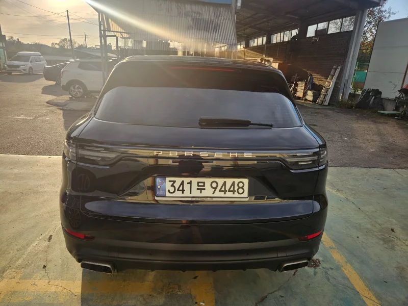 Porsche CAYENNE