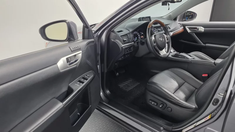 Lexus CT200h