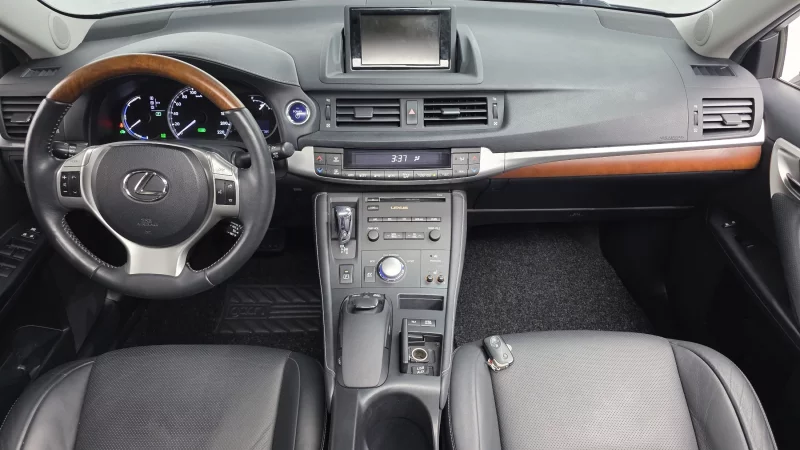 Lexus CT200h