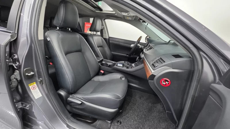Lexus CT200h