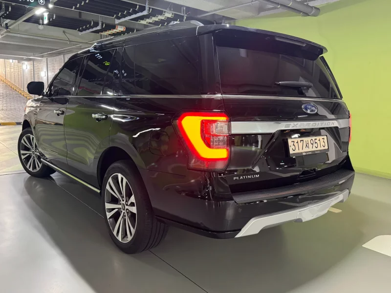 Ford EXPEDITION