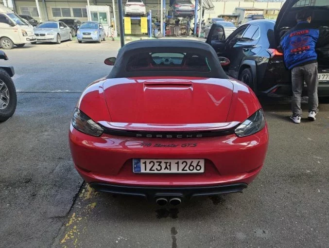 Porsche 718