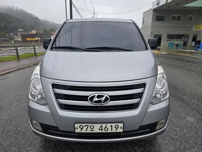 Hyundai Starex