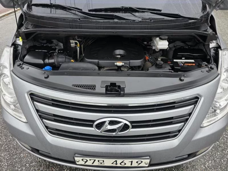 Hyundai Starex