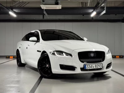 Jaguar XJ