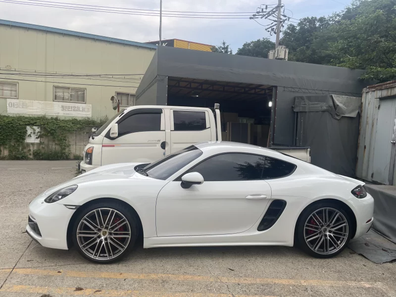 Porsche 718