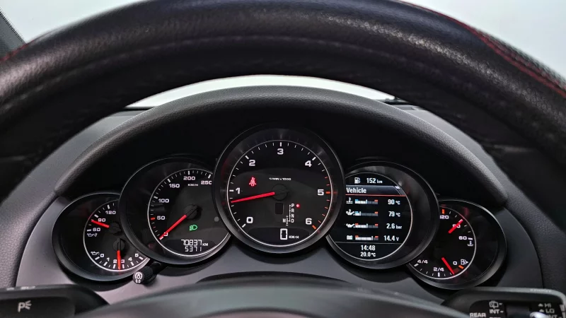 Porsche CAYENNE