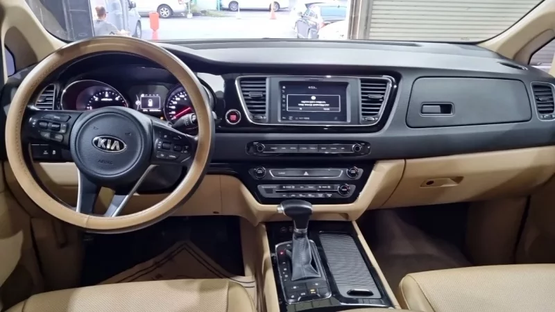 Kia Carnival