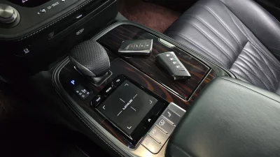 Lexus LS
