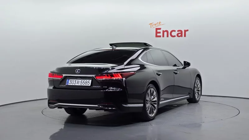 Lexus LS