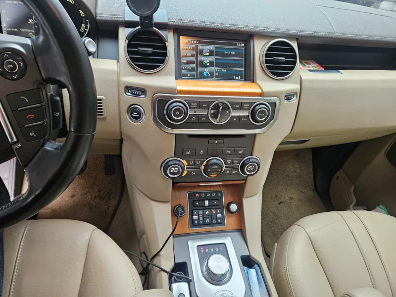 Land Rover DISCOVERY