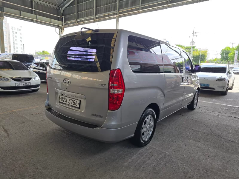 Hyundai Starex